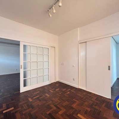 Apartamento com 158m², 3 quartos, 1 suíte, 1 garagem, no bairro Centro em Florianópolis
