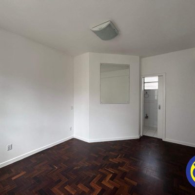 Apartamento com 158m², 3 quartos, 1 suíte, 1 garagem, no bairro Centro em Florianópolis