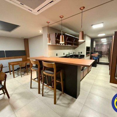 Apartamento com 158m², 3 quartos, 1 suíte, 1 garagem, no bairro Centro em Florianópolis
