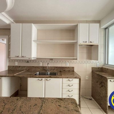 Apartamento com 158m², 3 quartos, 1 suíte, 1 garagem, no bairro Centro em Florianópolis