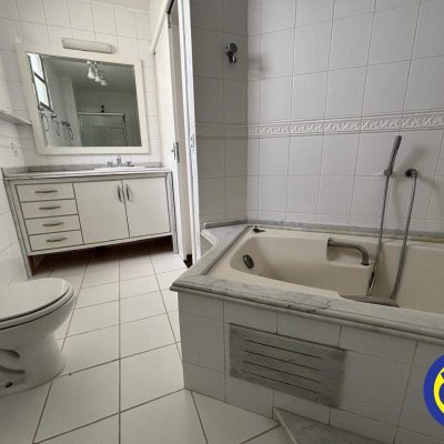 Apartamento com 158m², 3 quartos, 1 suíte, 1 garagem, no bairro Centro em Florianópolis
