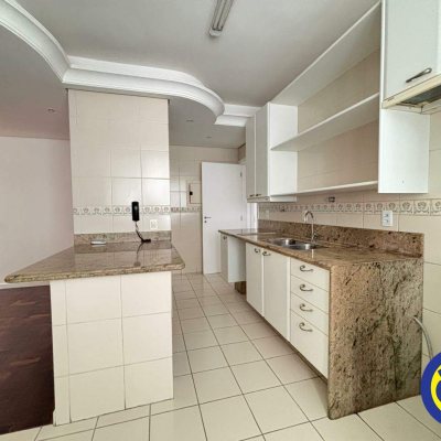 Apartamento com 158m², 3 quartos, 1 suíte, 1 garagem, no bairro Centro em Florianópolis