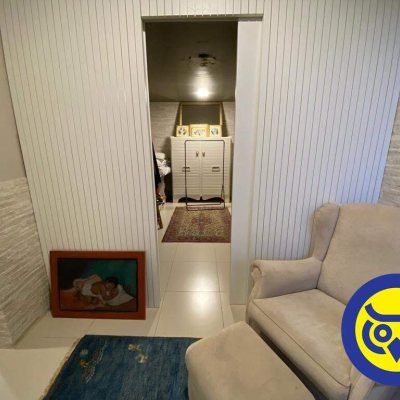 Casa com 600m², 5 quartos, 5 suítes, 10 garagens, no bairro Jardim Cidade de Florianópolis em São José