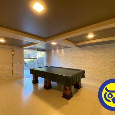 Casa com 600m², 5 quartos, 5 suítes, 10 garagens, no bairro Jardim Cidade de Florianópolis em São José