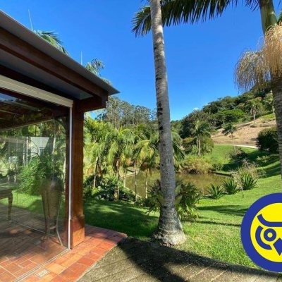 Casa com 600m², 5 quartos, 5 suítes, 10 garagens, no bairro Jardim Cidade de Florianópolis em São José