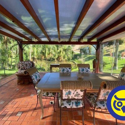 Casa com 600m², 5 quartos, 5 suítes, 10 garagens, no bairro Jardim Cidade de Florianópolis em São José