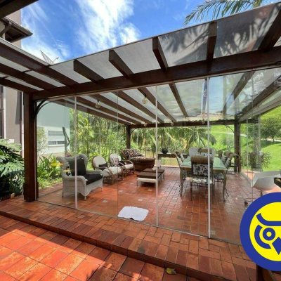 Casa com 600m², 5 quartos, 5 suítes, 10 garagens, no bairro Jardim Cidade de Florianópolis em São José