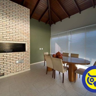 Casa com 600m², 5 quartos, 5 suítes, 10 garagens, no bairro Jardim Cidade de Florianópolis em São José