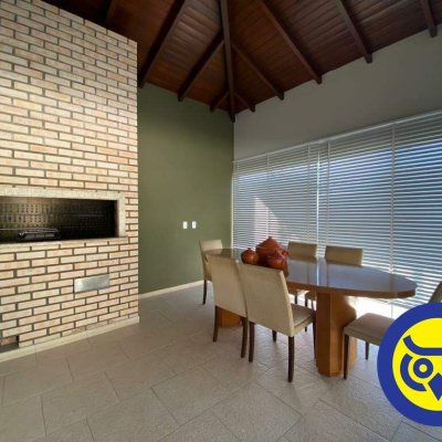 Casa com 600m², 5 quartos, 5 suítes, 10 garagens, no bairro Jardim Cidade de Florianópolis em São José