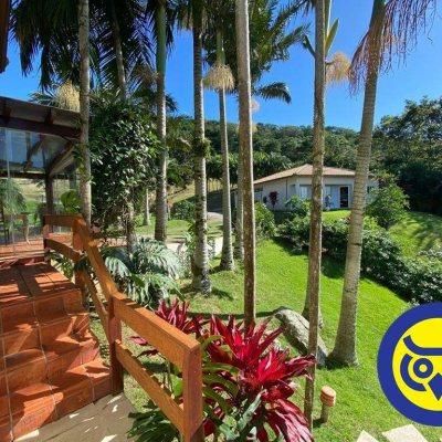 Casa com 600m², 5 quartos, 5 suítes, 10 garagens, no bairro Jardim Cidade de Florianópolis em São José