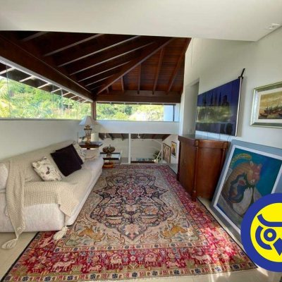 Casa com 600m², 5 quartos, 5 suítes, 10 garagens, no bairro Jardim Cidade de Florianópolis em São José