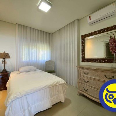 Casa com 600m², 5 quartos, 5 suítes, 10 garagens, no bairro Jardim Cidade de Florianópolis em São José