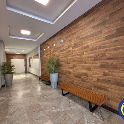 Salas/Conjuntos com 912m², 6 garagens, no bairro Trindade em Florianópolis