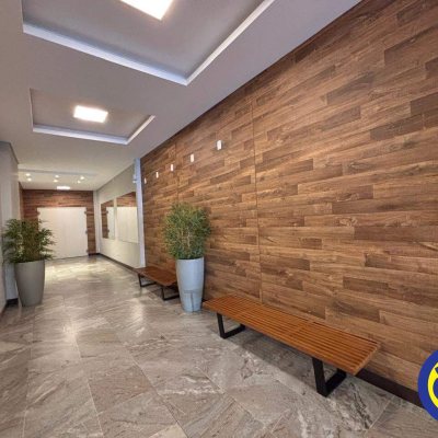 Salas/Conjuntos com 912m², 6 garagens, no bairro Trindade em Florianópolis