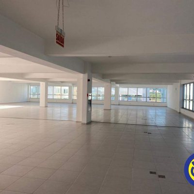 Salas/Conjuntos com 912m², 6 garagens, no bairro Trindade em Florianópolis