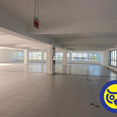 Salas/Conjuntos com 912m², 6 garagens, no bairro Trindade em Florianópolis