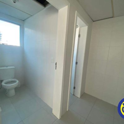 Salas/Conjuntos com 912m², 6 garagens, no bairro Trindade em Florianópolis