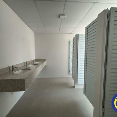 Salas/Conjuntos com 912m², 6 garagens, no bairro Trindade em Florianópolis