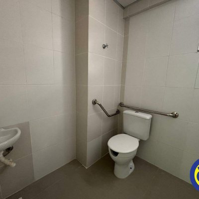 Salas/Conjuntos com 912m², 6 garagens, no bairro Trindade em Florianópolis