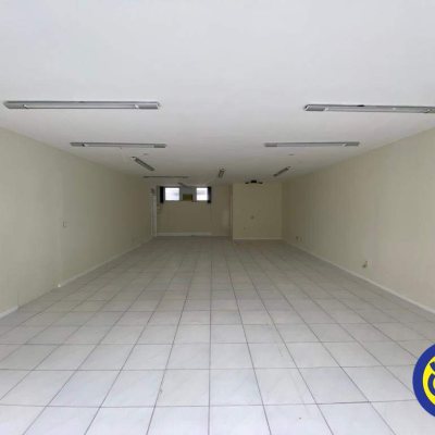Sala com 83m², no bairro Centro em Florianópolis