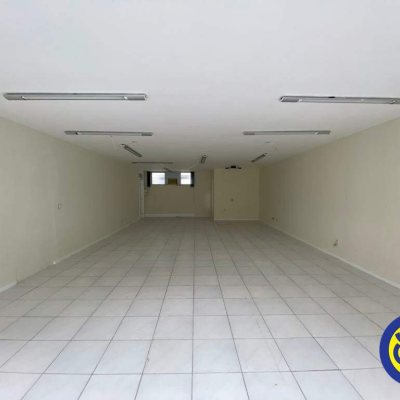 Sala com 83m², no bairro Centro em Florianópolis