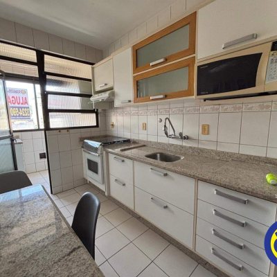 Apartamento com 76m², 2 quartos, 1 suíte, 1 garagem, no bairro Centro em Florianópolis
