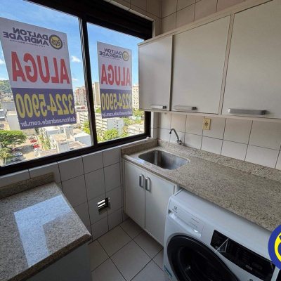Apartamento com 76m², 2 quartos, 1 suíte, 1 garagem, no bairro Centro em Florianópolis