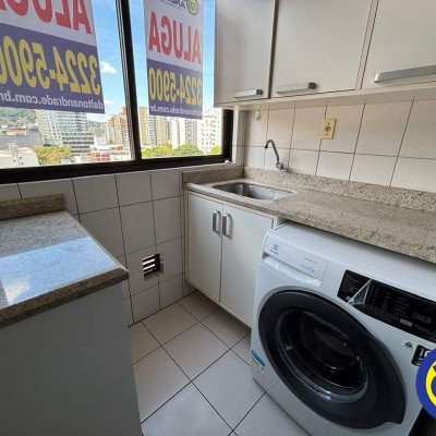Apartamento com 76m², 2 quartos, 1 suíte, 1 garagem, no bairro Centro em Florianópolis