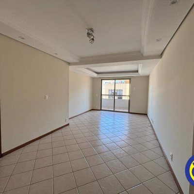 Apartamento com 116m², 4 quartos, 1 suíte, 1 garagem, no bairro Centro em Florianópolis
