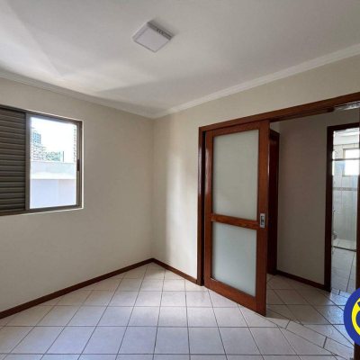 Apartamento com 116m², 4 quartos, 1 suíte, 1 garagem, no bairro Centro em Florianópolis