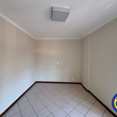 Apartamento com 116m², 4 quartos, 1 suíte, 1 garagem, no bairro Centro em Florianópolis