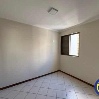 Apartamento com 116m², 4 quartos, 1 suíte, 1 garagem, no bairro Centro em Florianópolis