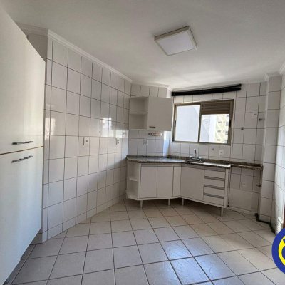Apartamento com 116m², 4 quartos, 1 suíte, 1 garagem, no bairro Centro em Florianópolis