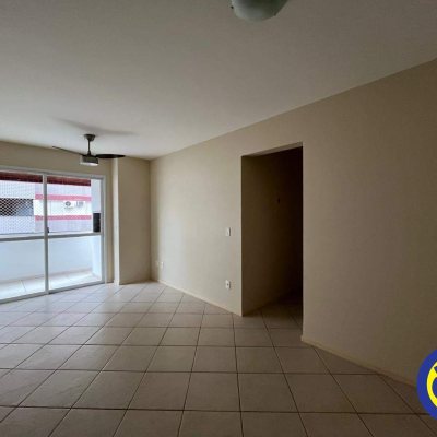 Apartamento com 80m², 2 quartos (sendo 1 suíte), 1 garagem, no bairro Trindade em Florianópolis