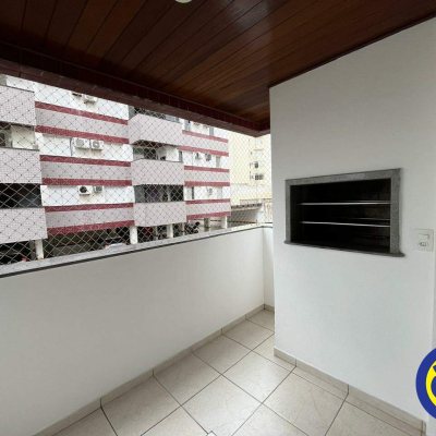 Apartamento com 80m², 2 quartos (sendo 1 suíte), 1 garagem, no bairro Trindade em Florianópolis
