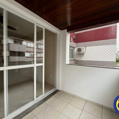 Apartamento com 80m², 2 quartos (sendo 1 suíte), 1 garagem, no bairro Trindade em Florianópolis