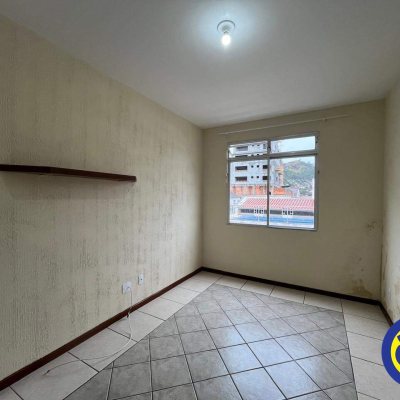 Apartamento com 76m², 2 quartos, 1 garagem, no bairro Centro em Florianópolis