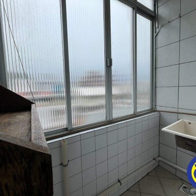 Apartamento com 76m², 2 quartos, 1 garagem, no bairro Centro em Florianópolis