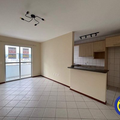 Apartamento com 64m², 2 quartos, 1 garagem, no bairro Trindade em Florianópolis