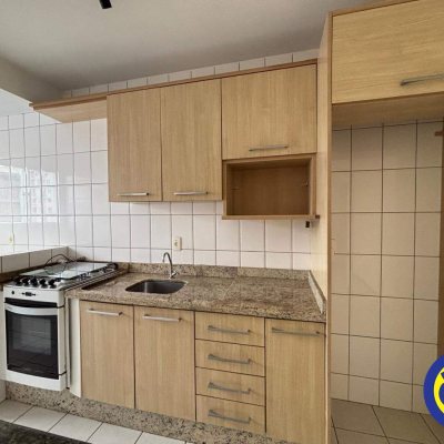 Apartamento com 64m², 2 quartos, 1 garagem, no bairro Trindade em Florianópolis