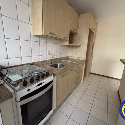 Apartamento com 64m², 2 quartos, 1 garagem, no bairro Trindade em Florianópolis