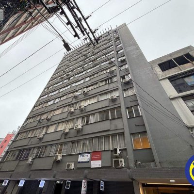 Apartamento com 32m², 1 quarto, no bairro Centro em Florianópolis