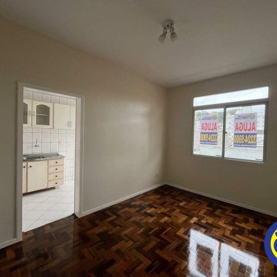 Apartamento com 64m², 3 quartos, 1 garagem, no bairro Centro em Florianópolis