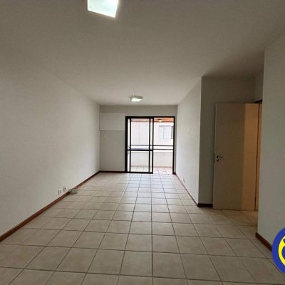 Apartamento com 109m², 3 quartos (sendo 1 suíte), 1 garagem, no bairro Centro em Florianópolis