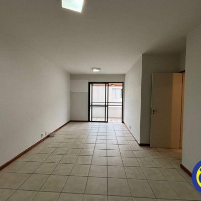 Apartamento com 109m², 3 quartos (sendo 1 suíte), 1 garagem, no bairro Centro em Florianópolis