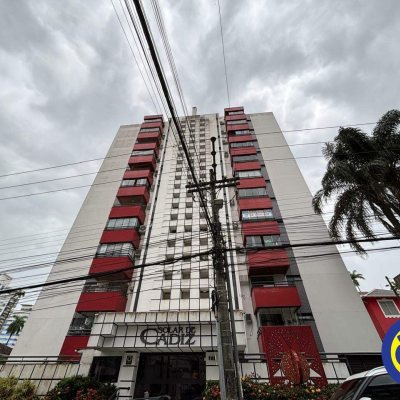 Apartamento com 109m², 3 quartos (sendo 1 suíte), 1 garagem, no bairro Centro em Florianópolis