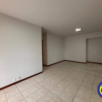 Apartamento com 109m², 3 quartos (sendo 1 suíte), 1 garagem, no bairro Centro em Florianópolis