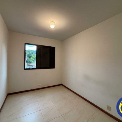 Apartamento com 109m², 3 quartos (sendo 1 suíte), 1 garagem, no bairro Centro em Florianópolis