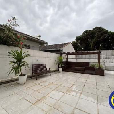 Apartamento com 109m², 3 quartos (sendo 1 suíte), 1 garagem, no bairro Centro em Florianópolis