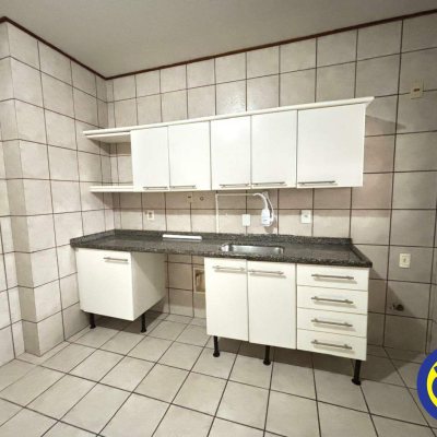Apartamento com 109m², 3 quartos (sendo 1 suíte), 1 garagem, no bairro Centro em Florianópolis